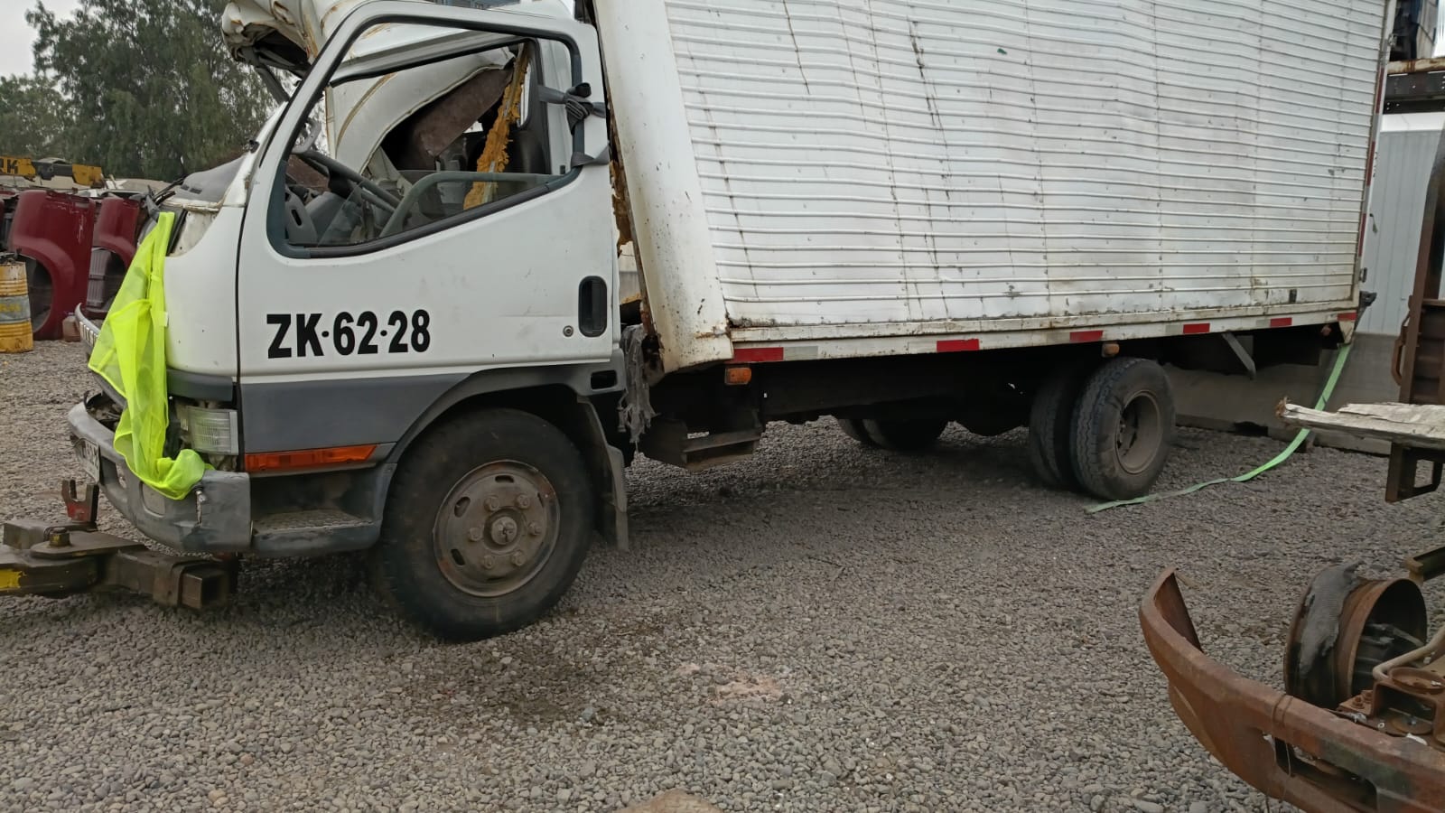  Mitsubishi CANTER 3.9 1998    EN DESARME